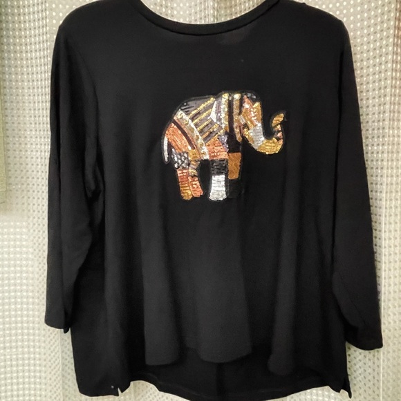 XL Assortment of Ladies XL Tops and Jackets - Picture 10 of 13